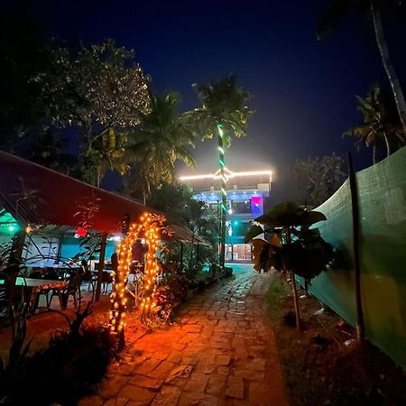 Mohans Ayurvedic Beach Resort Varkala Exterior foto
